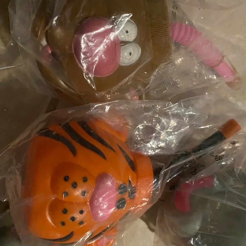 4 animal cups with straw